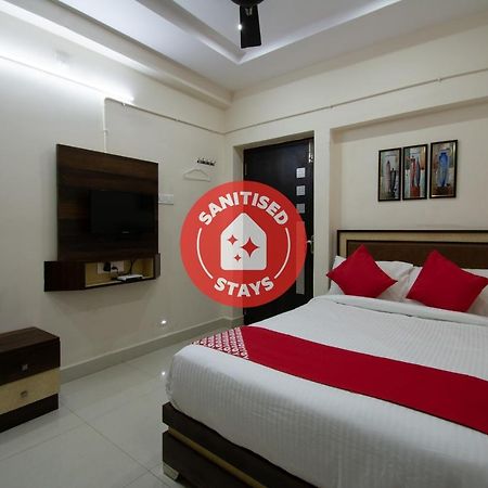 Oyo 46991 Sk7 Service Apartments Vijayawada Exterior photo