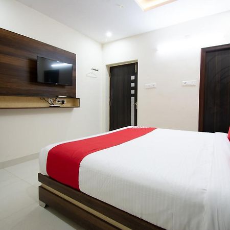 Oyo 46991 Sk7 Service Apartments Vijayawada Exterior photo