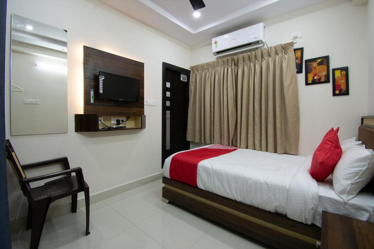 Oyo 46991 Sk7 Service Apartments Vijayawada Exterior photo