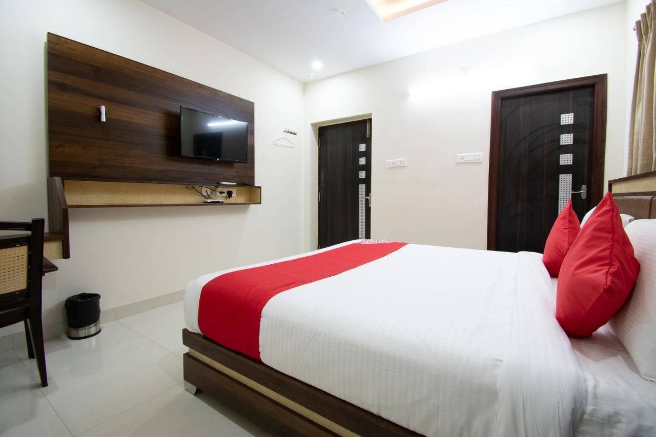 Oyo 46991 Sk7 Service Apartments Vijayawada Exterior photo
