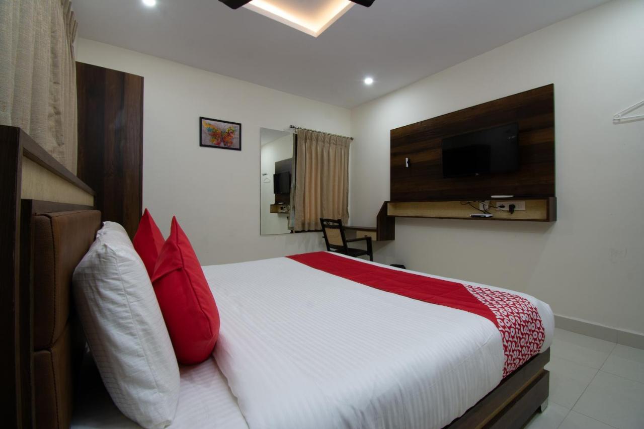 Oyo 46991 Sk7 Service Apartments Vijayawada Exterior photo